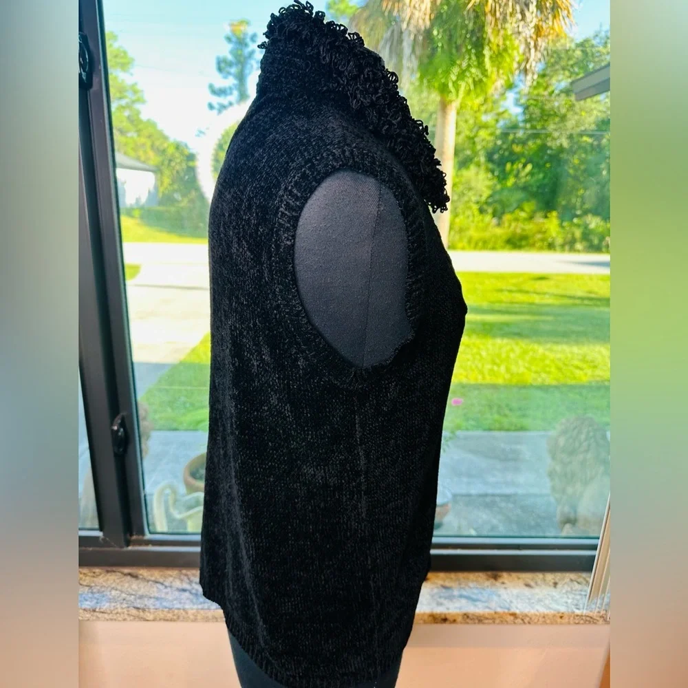 Vintage Lisa International Black Velour Sleeveless Zip-Up Vest Size Large